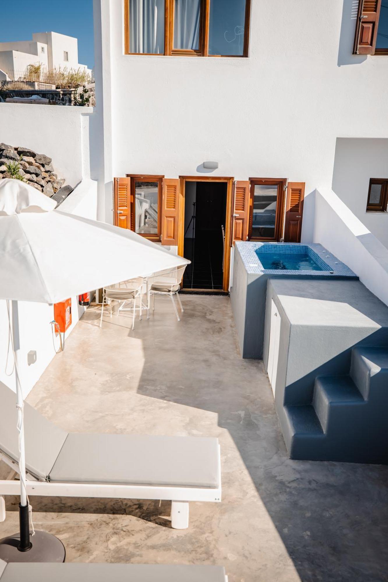 Captain John - Oia Center Apartment *