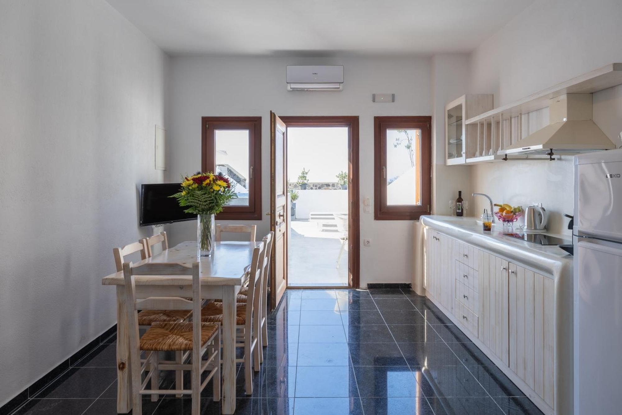 Apartment Captain John - Oia Center